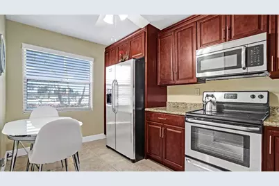 1036 Guildford B #1036, Boca Raton, FL 33434 - Photo 11