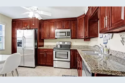 1036 Guildford B #1036, Boca Raton, FL 33434 - Photo 15