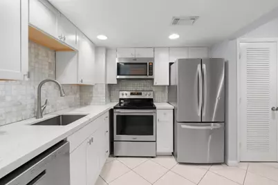 610 Tennis Club Drive #406, Fort Lauderdale, FL 33311 - Photo 9