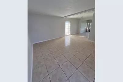 7003 NW 79th Street, Tamarac, FL 33321 - Photo 9