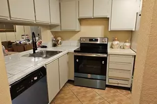 3007 N Oakland Forest Dr, Oakland Park, FL 33309 - Photo 3