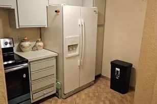 3007 N Oakland Forest Dr, Oakland Park, FL 33309 - Photo 5