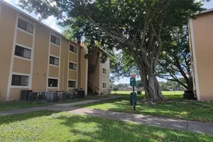 350 Palm Cir, Pembroke Pines, FL 33025 - Photo 3