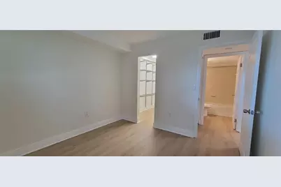 350 Palm Circle #104, Pembroke Pines, FL 33025 - Photo 9