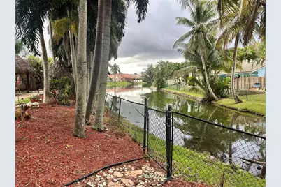 1581 NW 100th Way, Plantation, FL 33322 - Photo 51