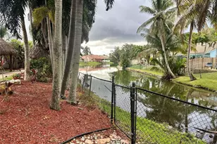 1581 NW 100th Way, Plantation, FL 33322 - Photo 51