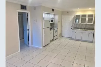 2700 Riverside Drive #302-B, Coral Springs, FL 33065 - Photo 3