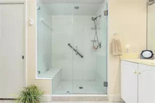 184 NE Edgewater Dr, Stuart, FL 34996 - Photo 23