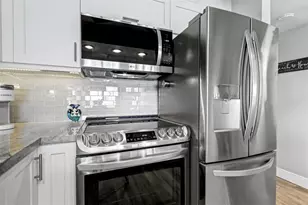 1035 Hillsboro Mile, Pompano Beach, FL 33062 - Photo 33