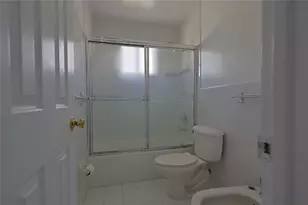 3250 W 70th St, Hialeah, FL 33018 - Photo 19