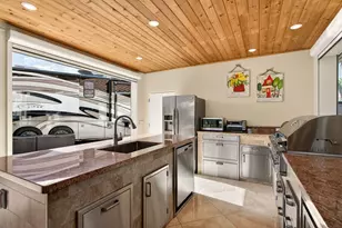 391 Sundial Cir, Pompano Beach, FL 33068 - Photo 7