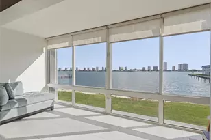 2936 Lake Shore Dr, Riviera Beach, FL 33404 - Photo 9