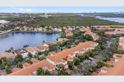 1554 Yellowheart Way #1554, Hollywood, FL 33019 - Photo 3