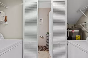 1554 Yellowheart Way, Hollywood, FL 33019 - Photo 31