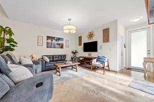 1554 Yellowheart Way, Hollywood, FL 33019 - Photo 11