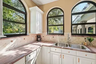 10270 SW 58th St, Miami, FL 33173 - Photo 11