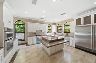 10270 SW 58th St, Miami, FL 33173 - Photo 13