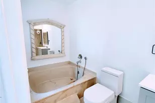 793 NE 206th St, Miami, FL 33179 - Photo 15