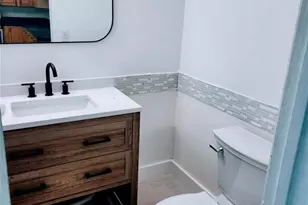 793 NE 206th St, Miami, FL 33179 - Photo 23