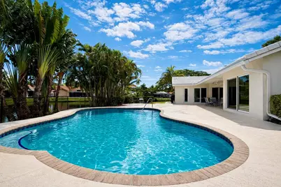 9800 NW 10th Court, Plantation, FL 33322 - Photo 3