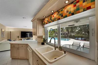 9800 NW 10th Court, Plantation, FL 33322 - Photo 35