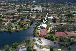 9800 NW 10th Ct, Plantation, FL 33322 - Photo 7