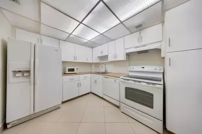 2850 N Palm Aire Drive #104, Pompano Beach, FL 33069 - Photo 3