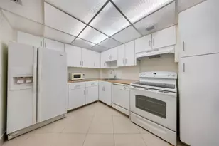 2850 N Palm Aire Dr, Pompano Beach, FL 33069 - Photo 3