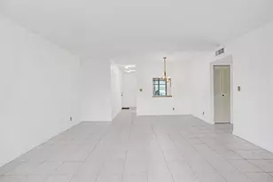 715 Gardens Dr, Pompano Beach, FL 33069 - Photo 5