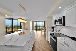 19667 Turnberry Way, Miami, FL 33180 - Photo 17