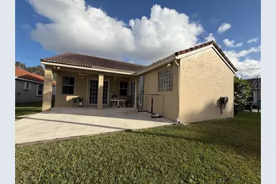 853 Sand Creek Circle, Weston, FL 33327 - Photo 11