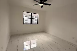 560 S S Park, Hollywood, FL 33021 - Photo 11