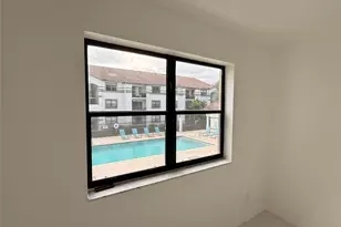 560 S S Park, Hollywood, FL 33021 - Photo 9