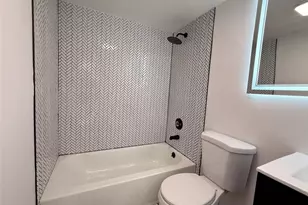 560 S S Park, Hollywood, FL 33021 - Photo 17