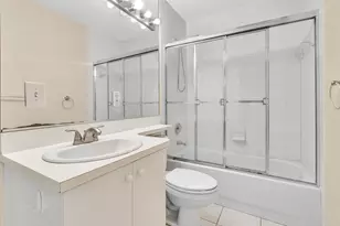 10240 NW 33rd Pl, Sunrise, FL 33351 - Photo 17