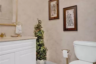 9530 Alcazar Ln, Davie, FL 33324 - Photo 7