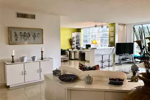 800 Cypress Grove Dr, Pompano Beach, FL 33069 - Photo 3