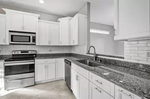 869 NW 127th Ave, Coral Springs, FL 33071 - Photo 3