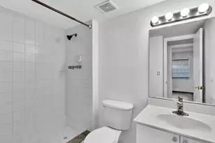 4255 N University Dr, Sunrise, FL 33351 - Photo 23