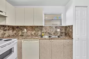 4255 N University Dr, Sunrise, FL 33351 - Photo 11