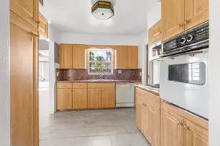 1941 NE 28th Ave, Pompano Beach, FL 33062 - Photo 5