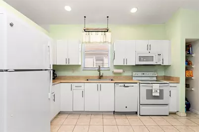 857 NW 133rd Avenue, Pembroke Pines, FL 33028 - Photo 13