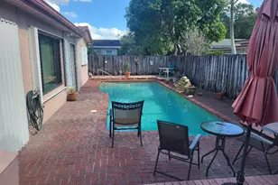 10478 NW 4th St, Plantation, FL 33324 - Photo 15