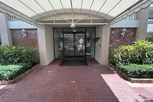 3850 Oaks Clubhouse Dr, Pompano Beach, FL 33069 - Photo 19