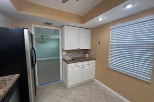 3850 Oaks Clubhouse Dr, Pompano Beach, FL 33069 - Photo 3