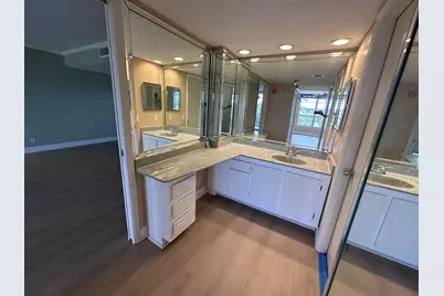 3850 Oaks Clubhouse Drive #403, Pompano Beach, FL 33069 - Photo 5