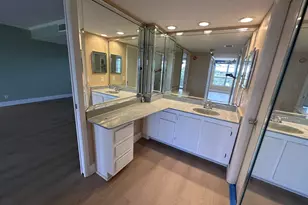 3850 Oaks Clubhouse Dr, Pompano Beach, FL 33069 - Photo 5