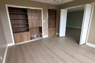 3850 Oaks Clubhouse Dr, Pompano Beach, FL 33069 - Photo 7