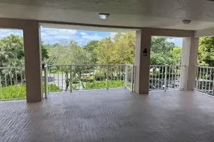 3850 Oaks Clubhouse Dr, Pompano Beach, FL 33069 - Photo 15