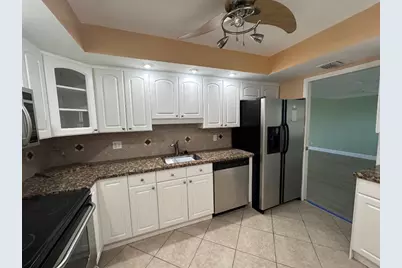 3850 Oaks Clubhouse Drive #403, Pompano Beach, FL 33069 - Photo 5